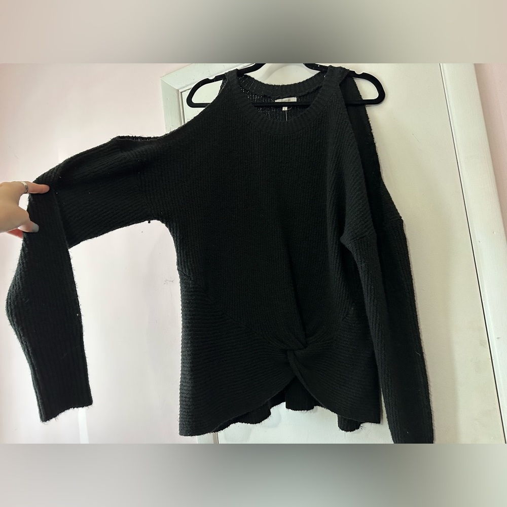 NWT Size Large Maurice’s Cold-Shoulder Knot Front Sweater